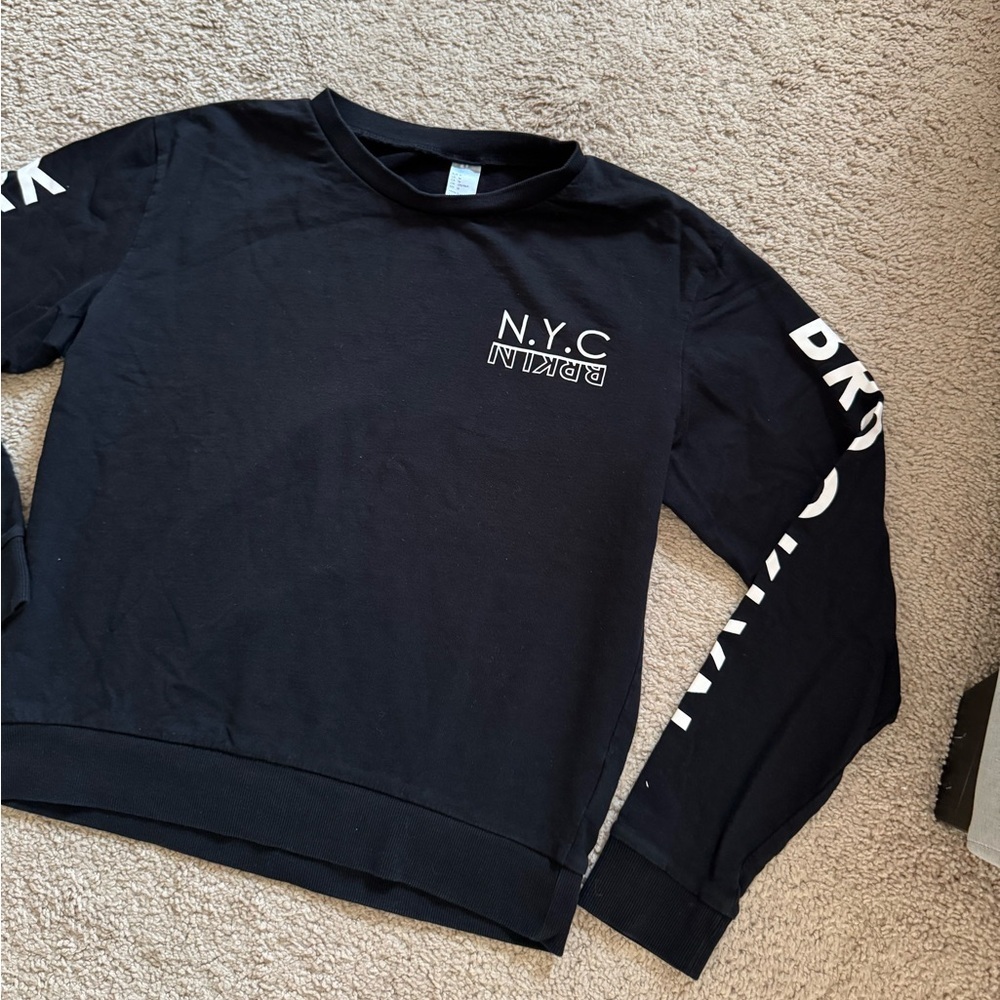 h&m long-sleeved black crewneck